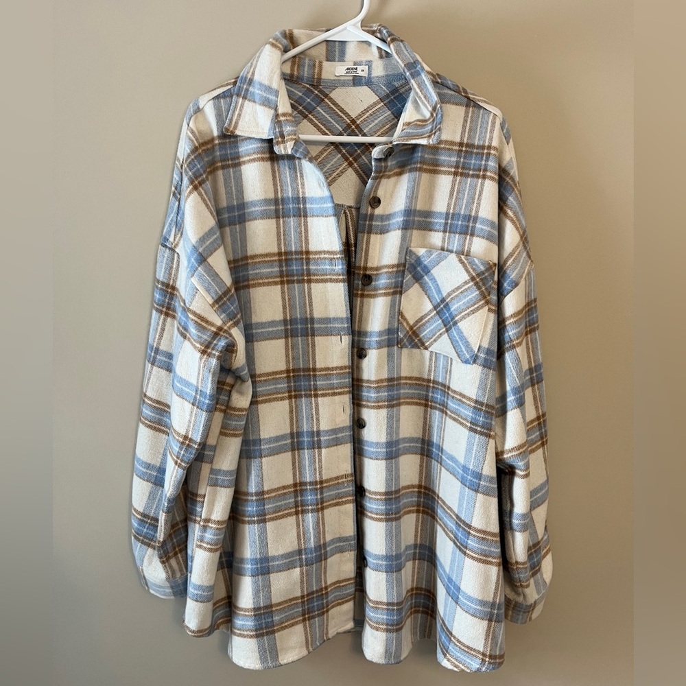 4/40$ Plaid Button-Up Shacket